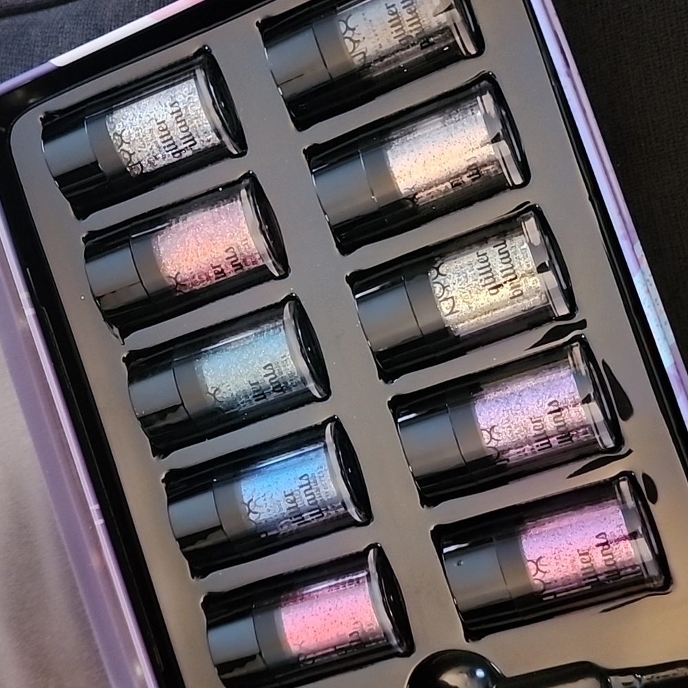 NYX Loose Body and Nail Glitter
